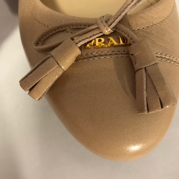 PRADA bow with tassel flats. Nude/beige color. - Picture 4 of 4